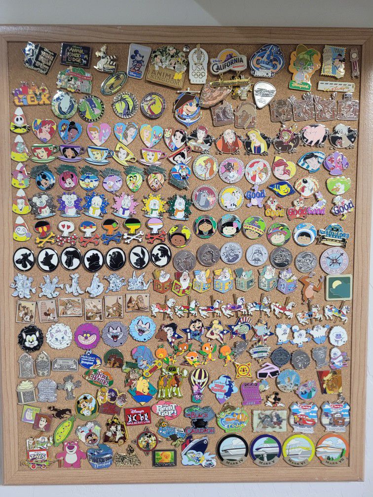 Disney pins- Lot of 200
