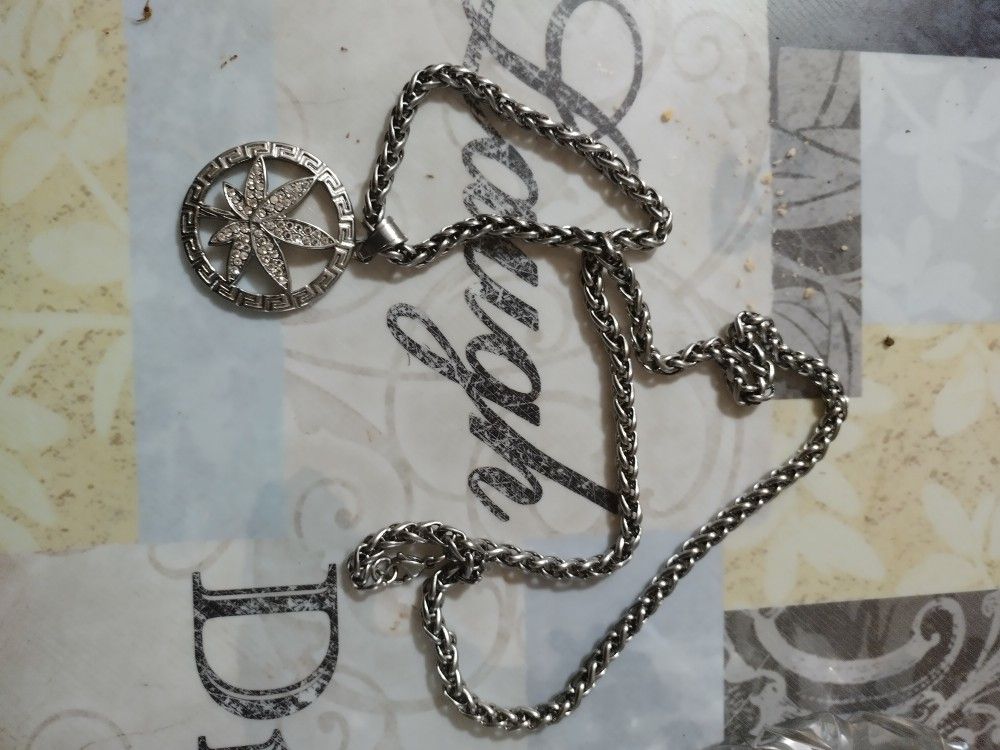 It's A Samsung By Metro And T-Mobile Nothing Wrong With It Works Good