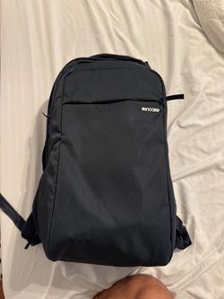 Incase icon backpack