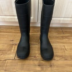 Non Slip Steel Toe Rubber Boots (size 8)