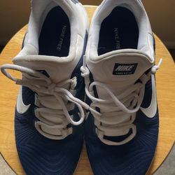 NIKE SNEAKERS