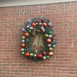 Large Indoor/Outdoor Christmas Wreath With Lights 