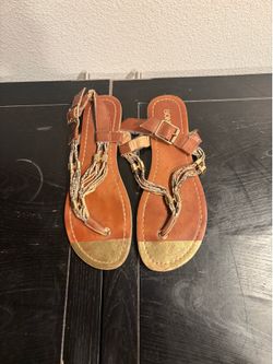Woman sandals size 7.5