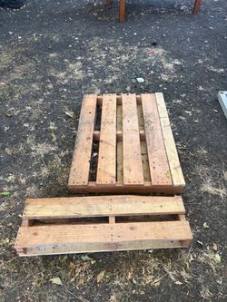 Free wood pallets