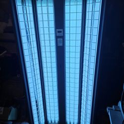 Daavlin UV Phototherapy Light Booth Tanning BED