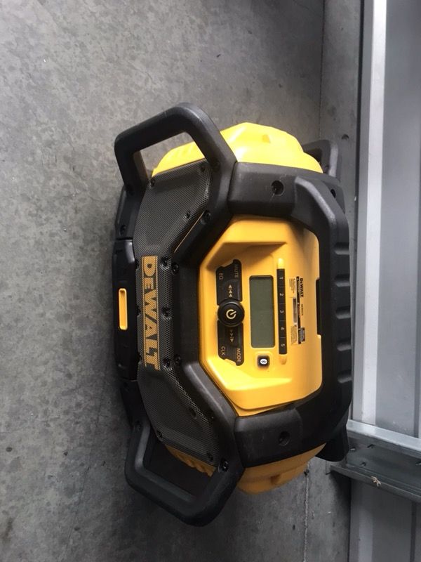 Dewalt 20v Bluetooth radio charger