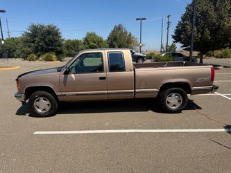 1994 Chevrolet Silverado Z71 4x4 V8 Pickup – 106K Miles – $12,500 OBO