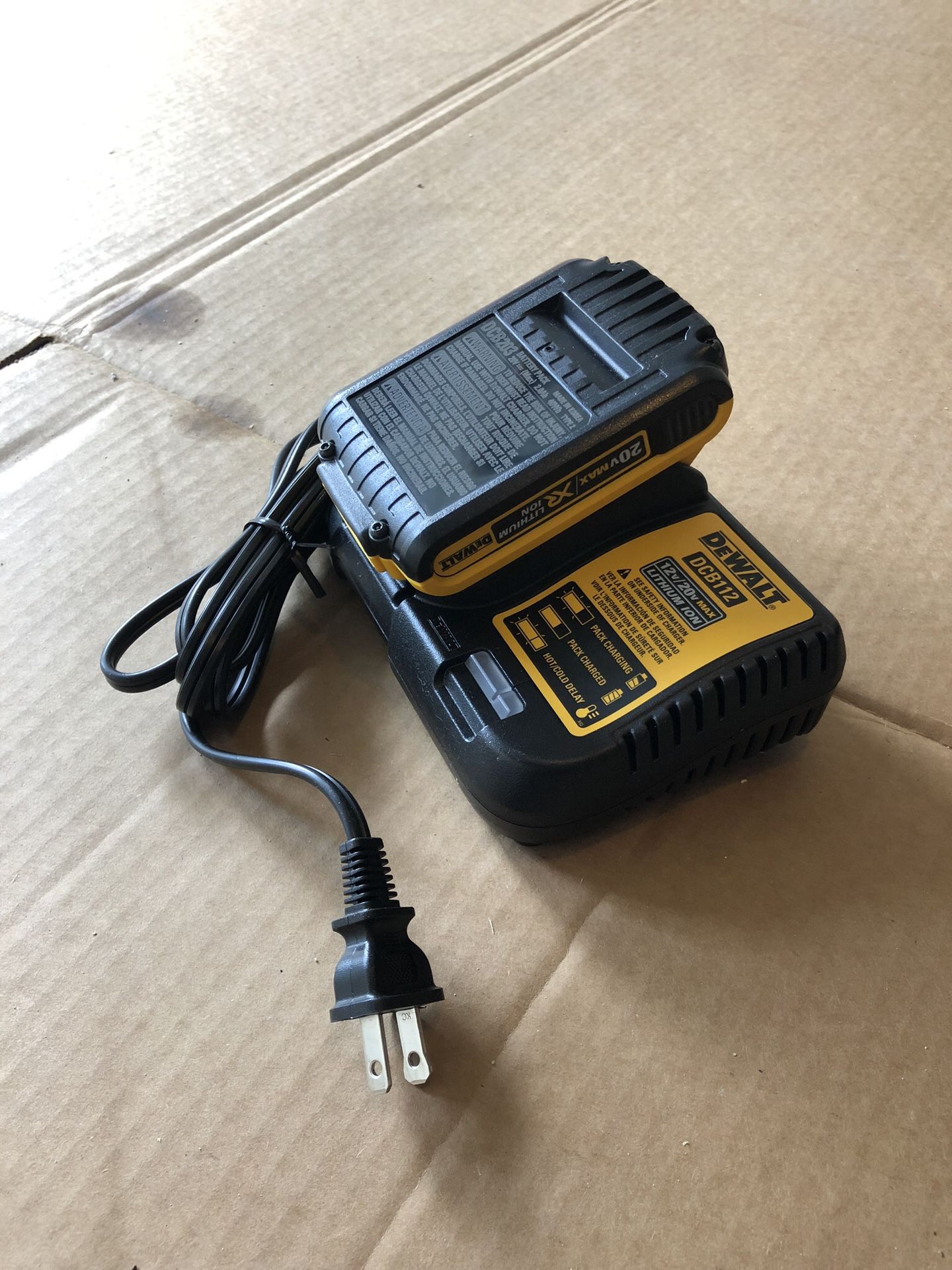 Dewalt battery and charger combo