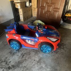 6V Spider-Man Super Car, Battery Powered Ride-on with Lights and Sounds, by Dynacraft