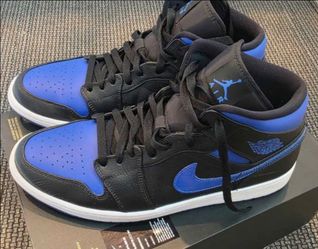 Nike Air Jordan 1 Mid sneaker in the "Hyper Royal" colorway Men 12