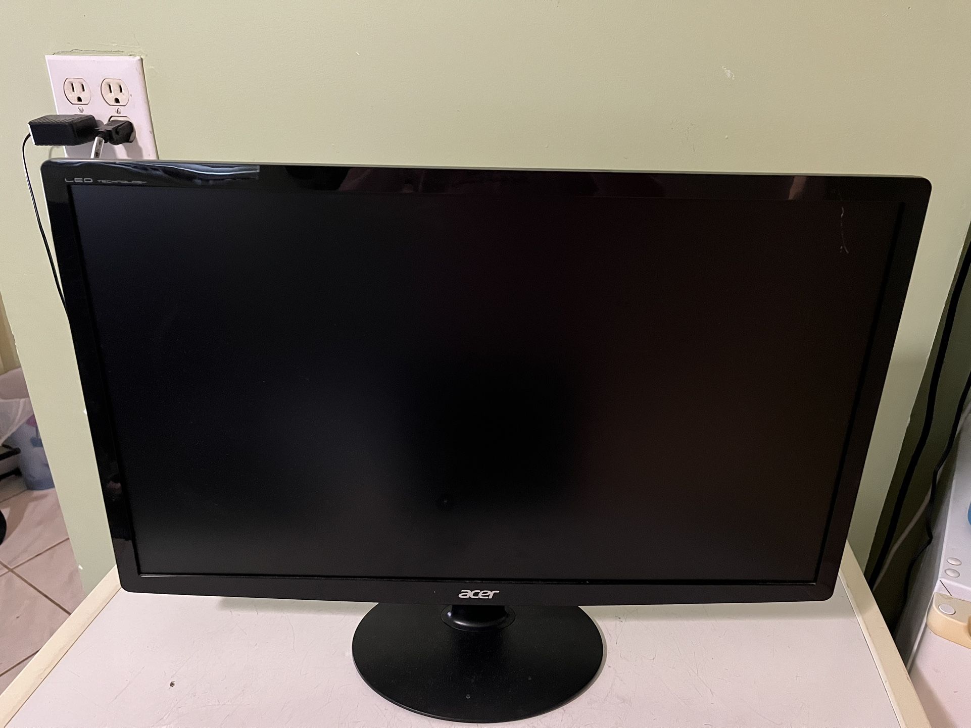Acer S240HL 24' 1080P LED LCD Monitor - Used in Great Condition!