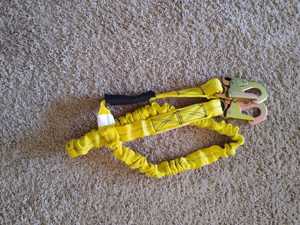 Lanyard safety harnesses
