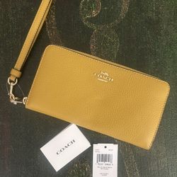 Coach Long Zip Around Wallet pebble leather Gold/Flax C4451