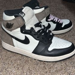 Air Jordan 1 high Dark Mocha size 9