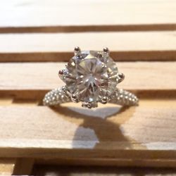 Brand New Silver 925 , 2 Carat Moissanite Ring Size: 6,7,8 VVS1 D clarity