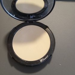 It Cosmetics Bye Bye Pores TRANSLUCENT POWER