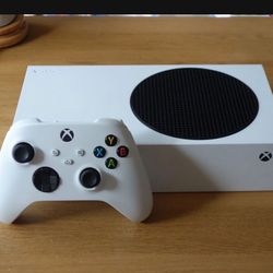 Xbox S Like New Use It Like Twice Not In A Rush To Sell $200