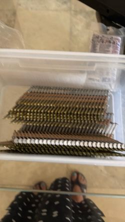 Nails diferentes stuff for repair