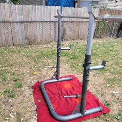 WEIDER ADJUSTABLE SQUAT RACK/NO BAR.   WITH SAFETY HOOKS  DISASSEMBLED READY TO GO 
11525 S HALSTED DUNKIN DONUTS/
7111.S WESTERN WALGREENS 
70$  CASH