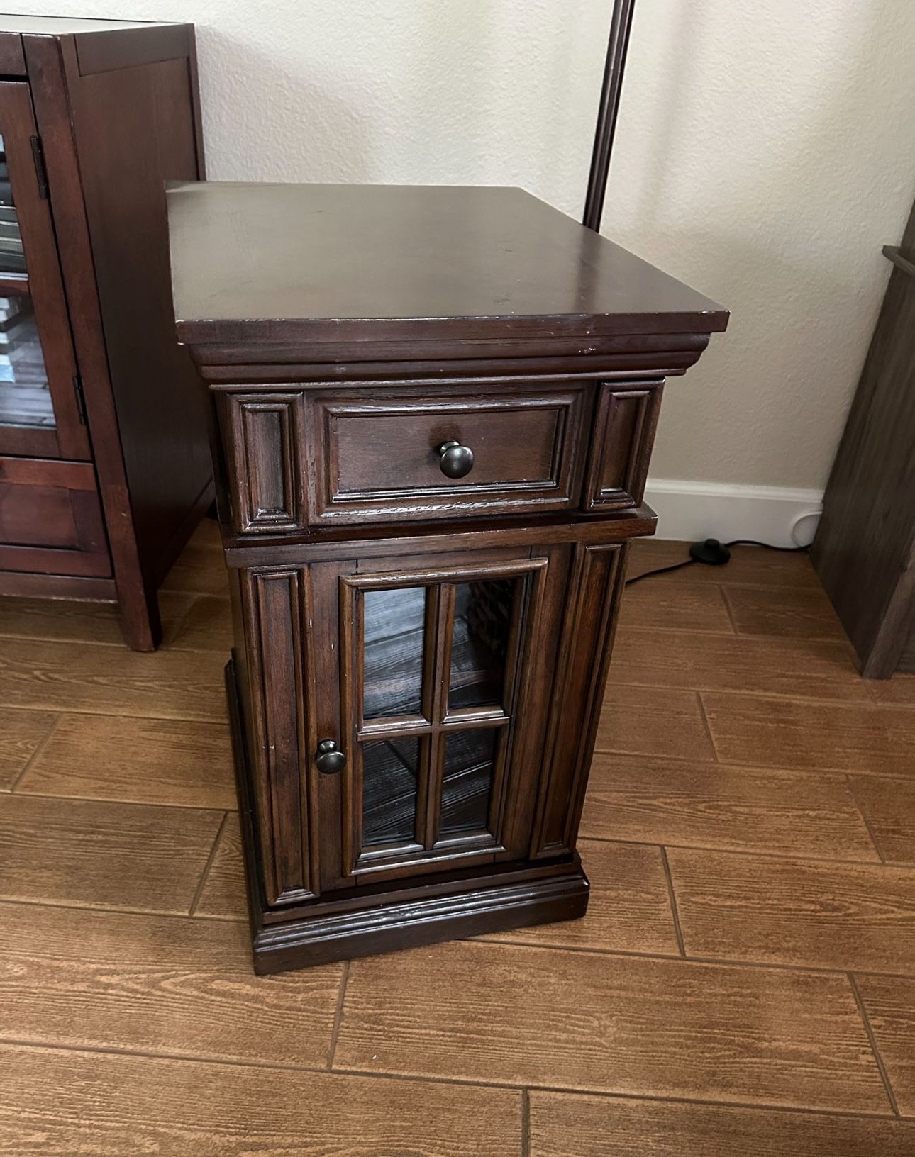 End Table With Power