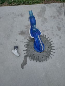 Kreepy krauly pool sweep