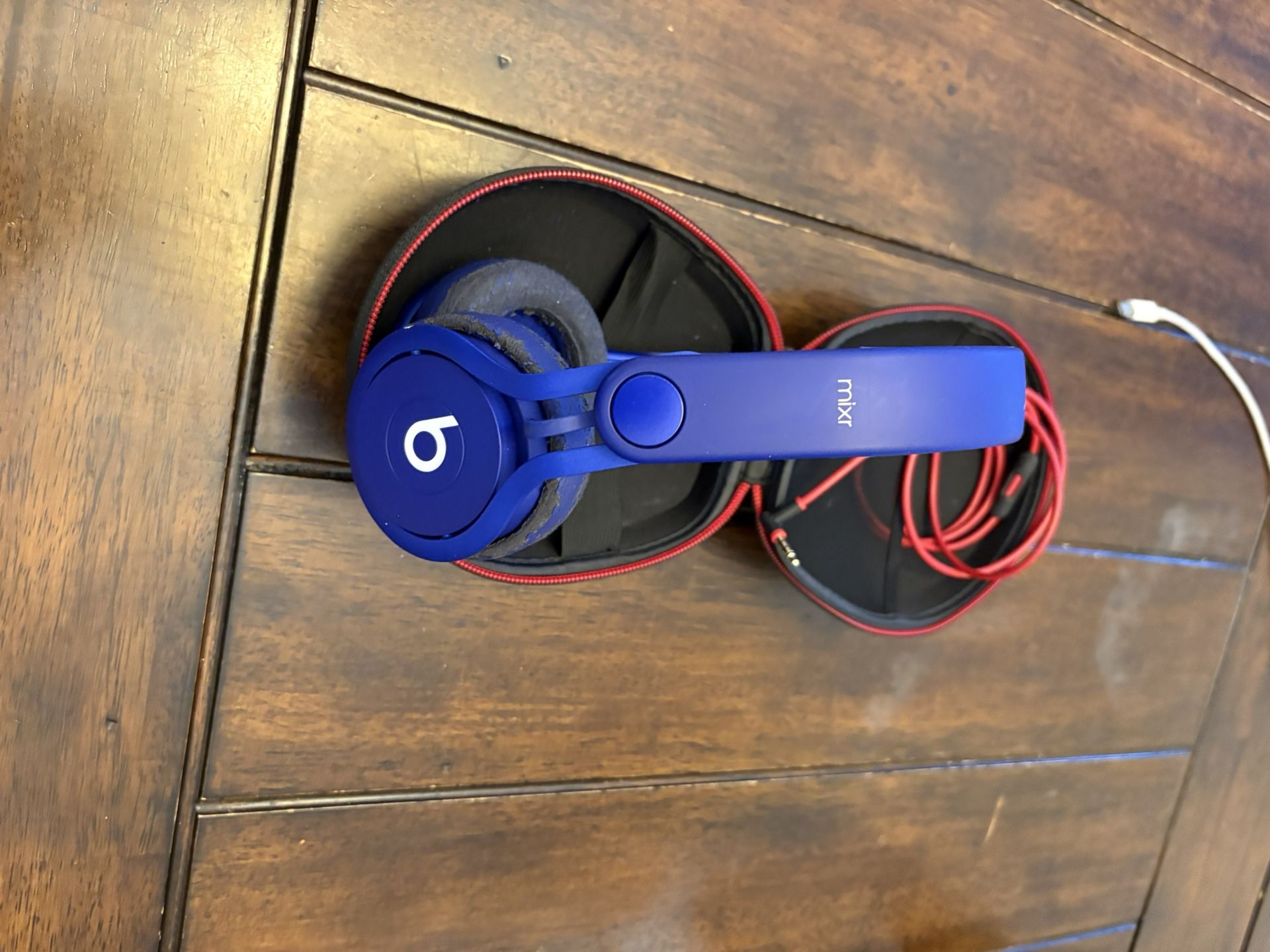 BEATS BY Dre.. excellent condition $60