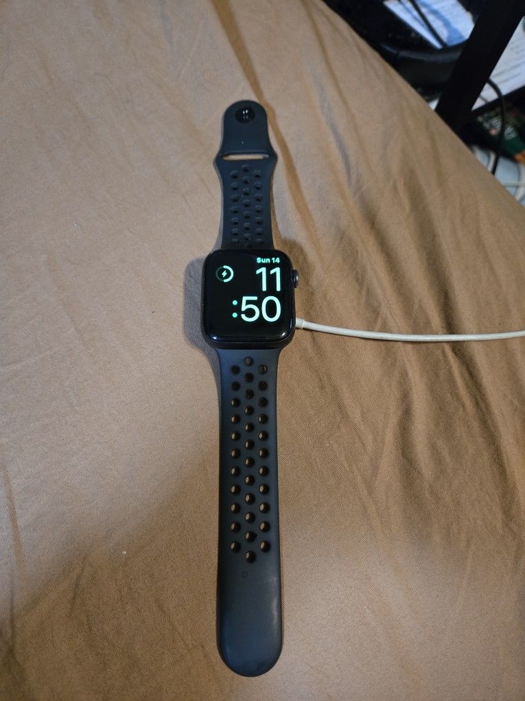 Apple Watch SE 44mm