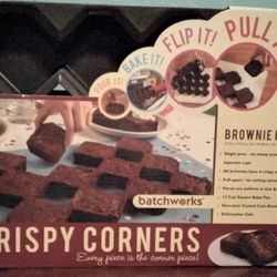 Crispy Corners Brownie Pan $20 - New
