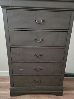 Dresser grey