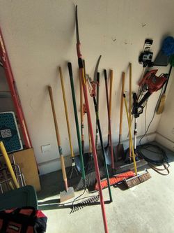 Lawn and tree tools tree trimming pole saw extended is  12ft.