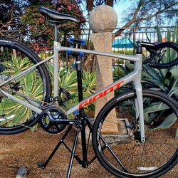 2022 Giant Conted AR-3 Gravel Roadbike Size 56cm Large Shimano Sora  20 Speeds Like New. 