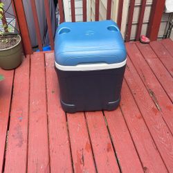 Cooler With Wheels
