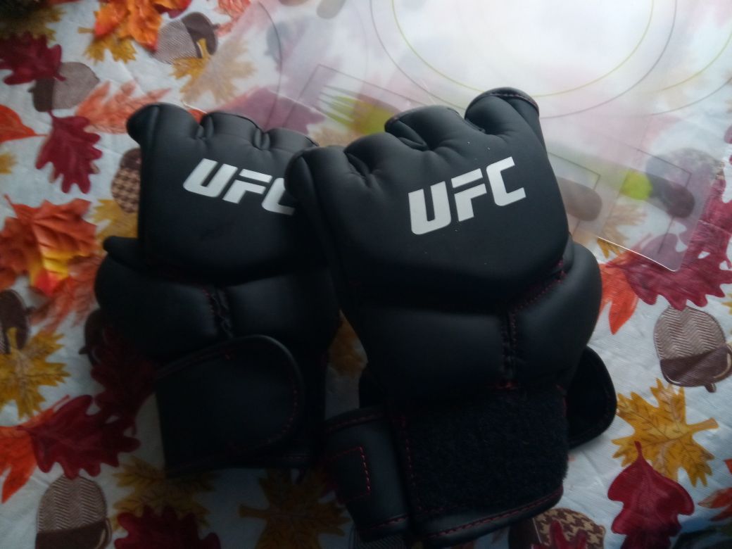 UFC training gloves L/XL