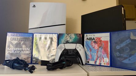 Excellent PlayStation 5 Slim  Disc Edition 1TB console with 5 games