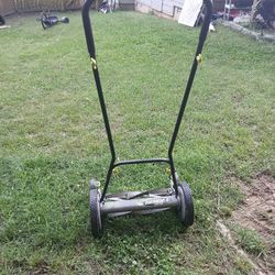 Used Earthrise 16in 5 Reel Lawn Mower
