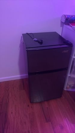 Mini fridge