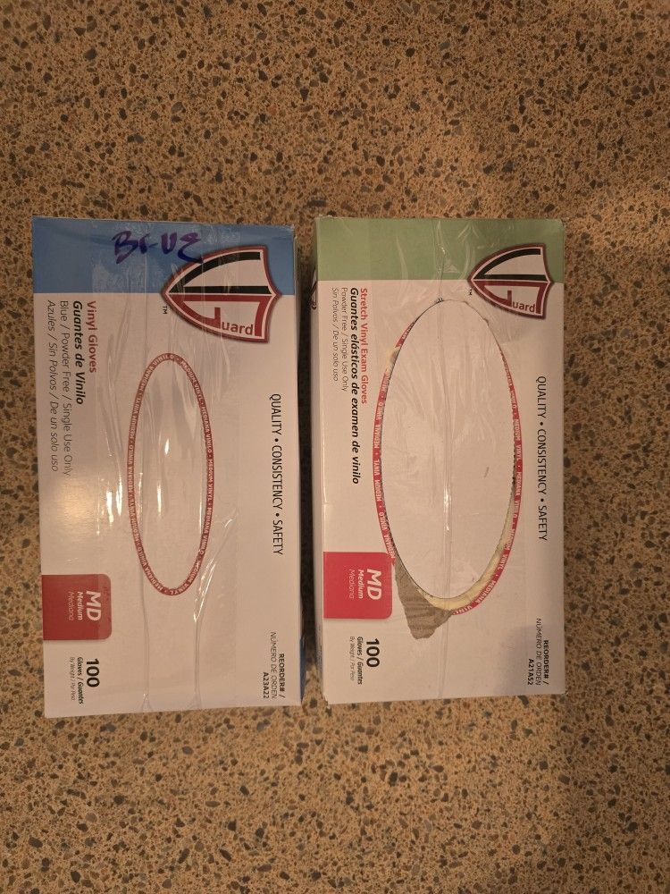 Size MEDIUM Vinyl Gloves