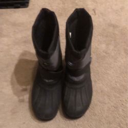 Size 7 George Snow Boots