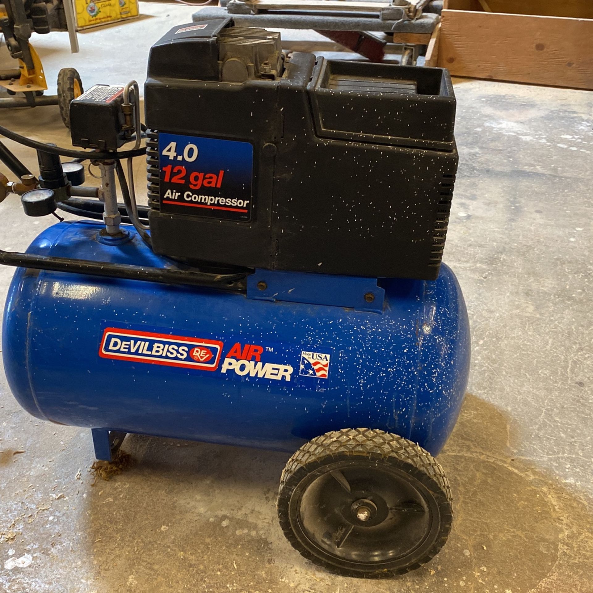 Devilbiss Df412-2 Air Compressor 4.0 Hp 12 Gal
