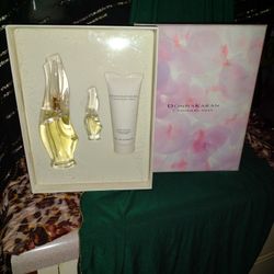 DONNA KARAN   CASHMERE MIST PERFUME SET
