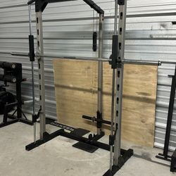 Gold’s Gym Smith Machine 