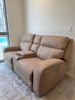 Power Recliner Loveseat w/ Power Headrest