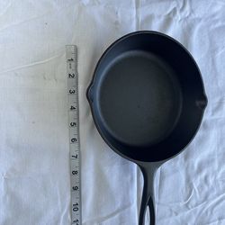 Lodge 5SK Cast Iron pan  8”