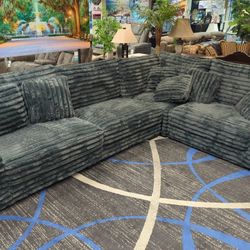SECTIONAL NEW SUPER COMFY 