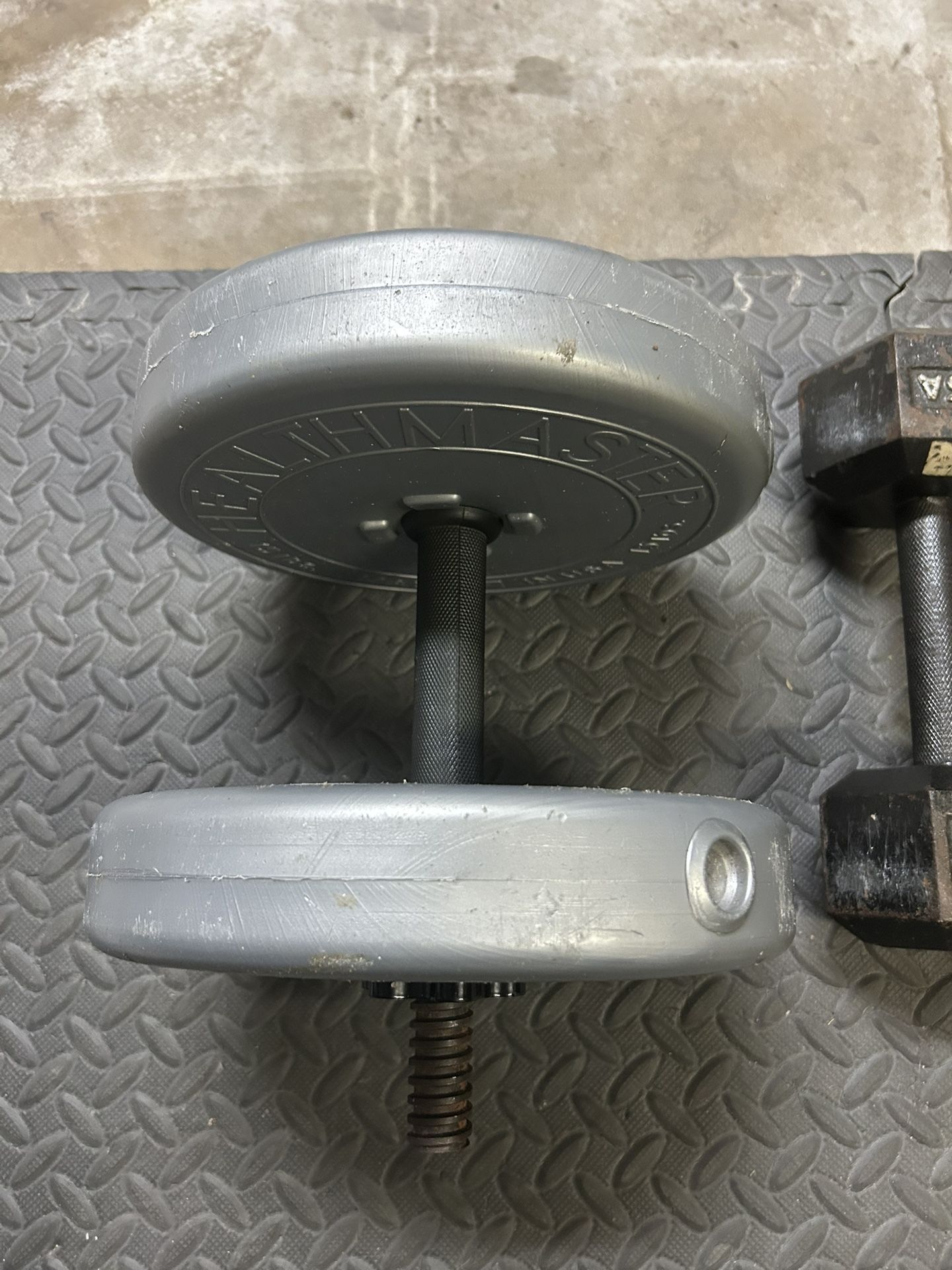 1 X 30lb Dumbbell & Pull-up Bar