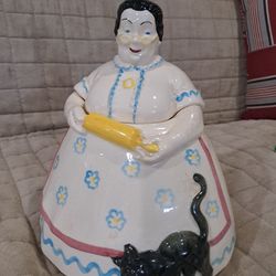 Cookie Jar  Granny Cat