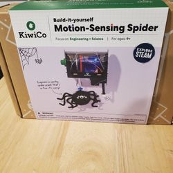 Kiwi Co Box  Build A Motion-Sensing Spider NIB