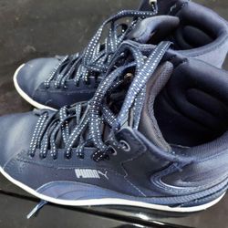 EUC PUMA Puma High top sneakers, size 8 