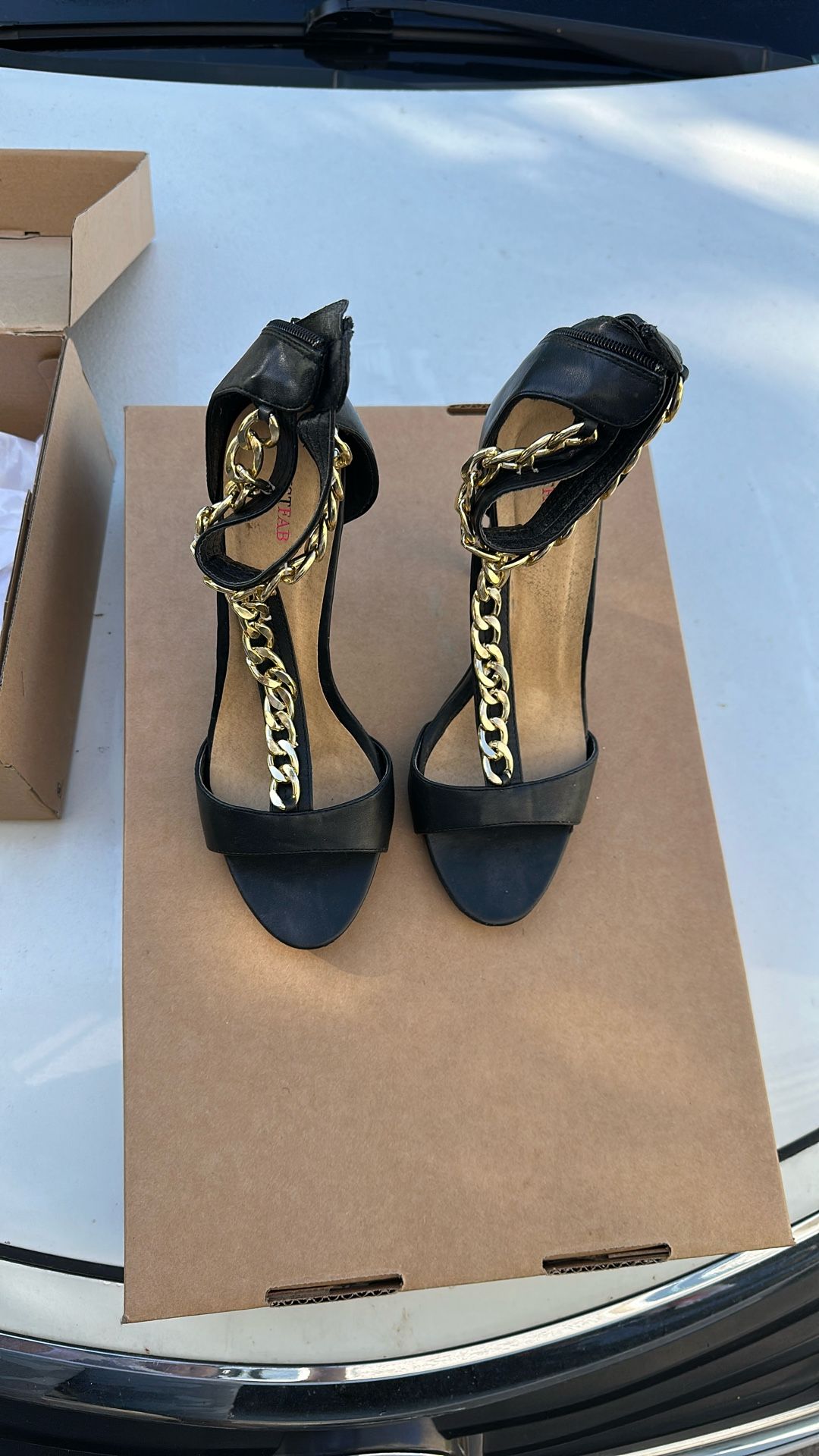 Gold Chain Pumps!
