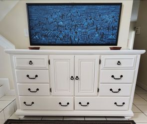 SOLID WOOD DRESSER 11 DRAWERS DELIVERY AVAILABLE